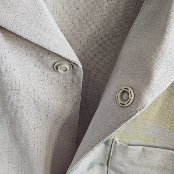 NWT Lululemon Athletica Airing Easy Short-Sleeve Snap Button Shirt - Size XL - Picture 3 of 11